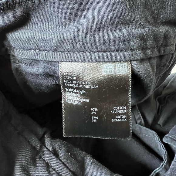 Uniqlo Khaki pants - Picture 3 of 3